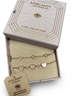 NWT Eye Candy Heart Bracelet Set